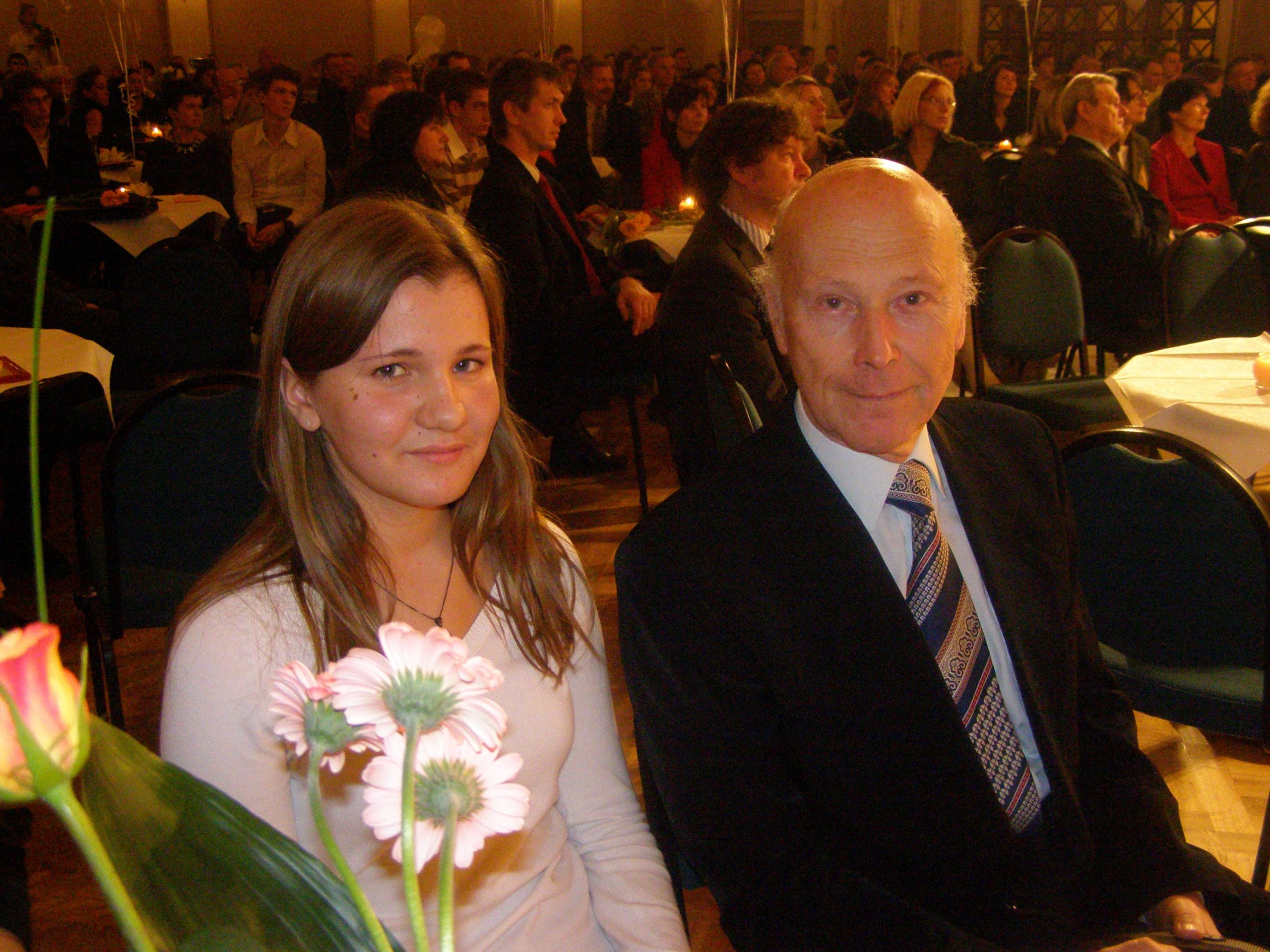 Rīgas labāko sportistu un treneru sveikšanā 2007.gadā ar Rīgas Šaha skolas audzēkni Katrīnu Šķiņķi