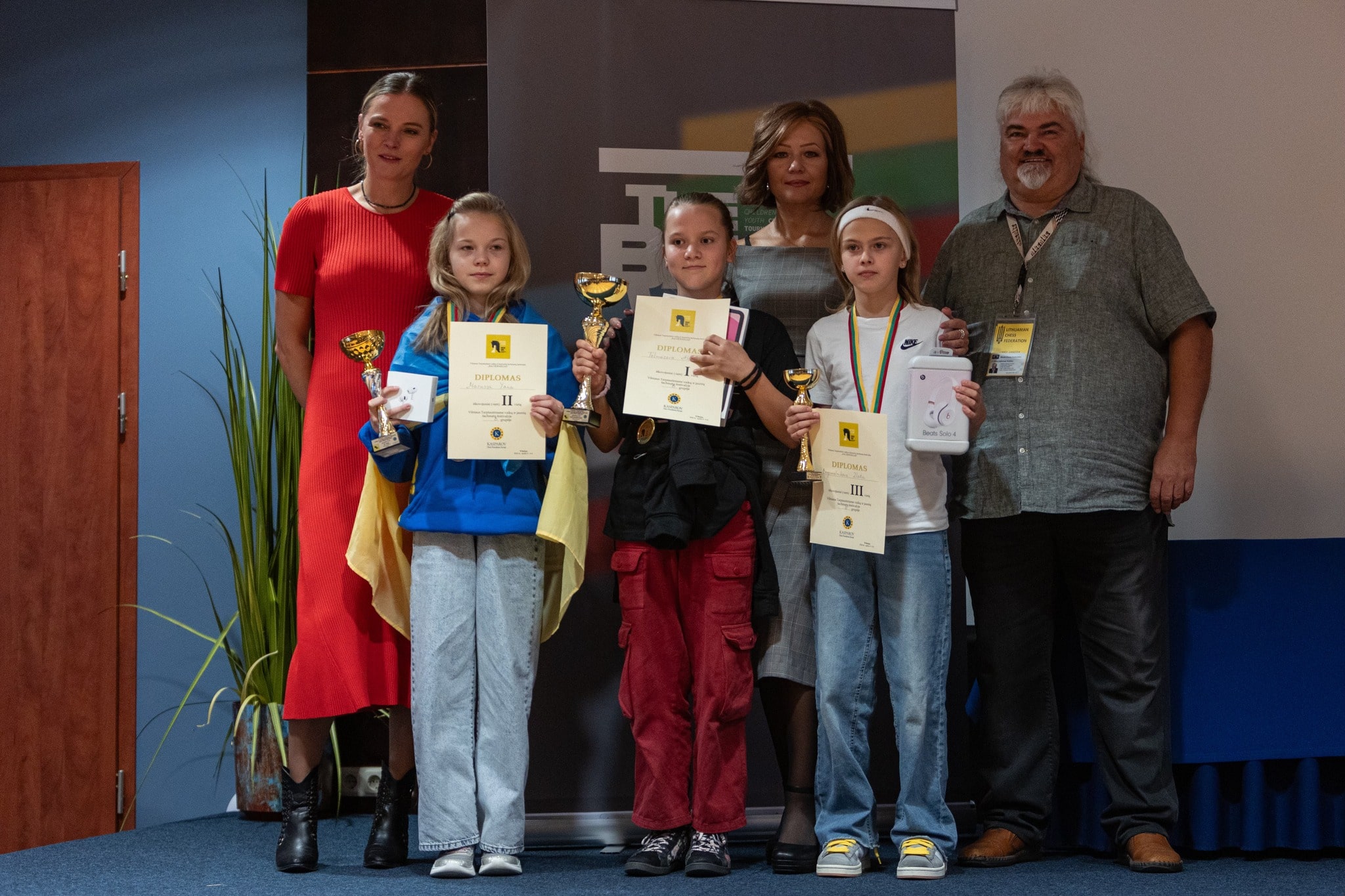 Laureāti U-12 vecuma grupā meitenēm 1.vieta: Tolmačeva Aļona2.vieta: Marusina Jana 3.vieta: Bogomoļņikova Zlata