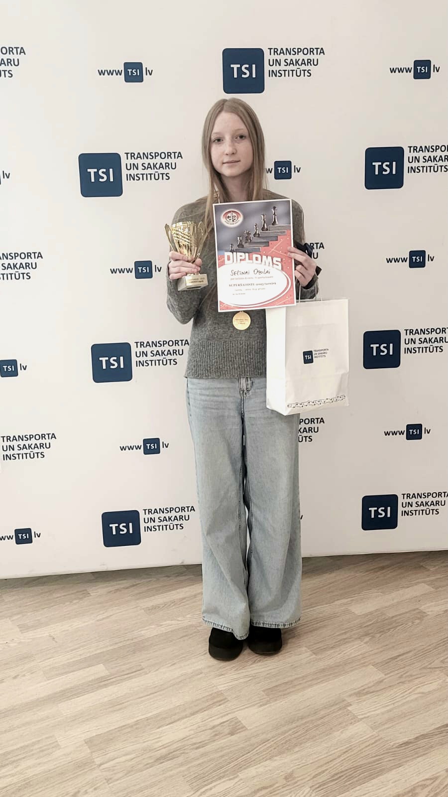 1.vietas ieguvēja 3.sporta klašu kategorijā A grupā Selīna Ozola