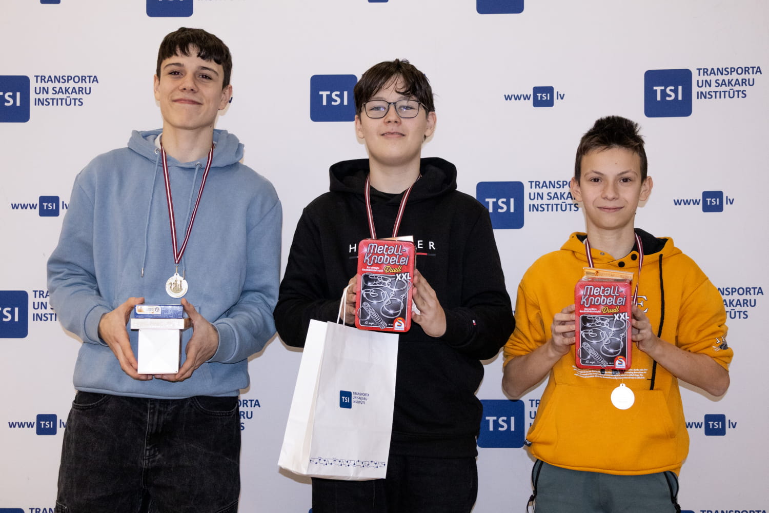 U-16 vecuma grupā godalgoto vietu ieguvēji. 