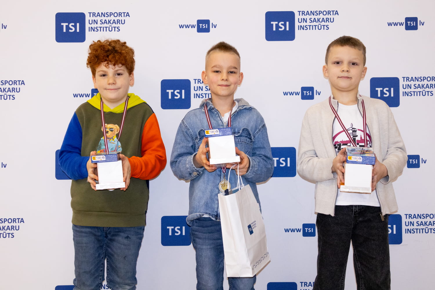 U-8 vecuma grupā godalgoto vietu ieguvēji. Foto: Anna Kazmarika