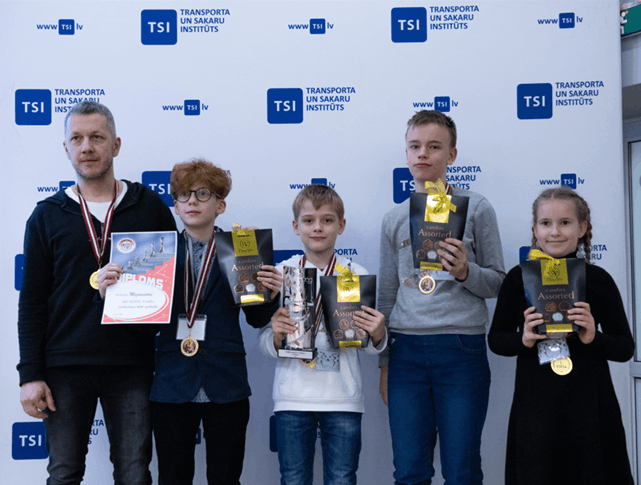 1.vietas ieguvēji - komanda "Mazmeistari"