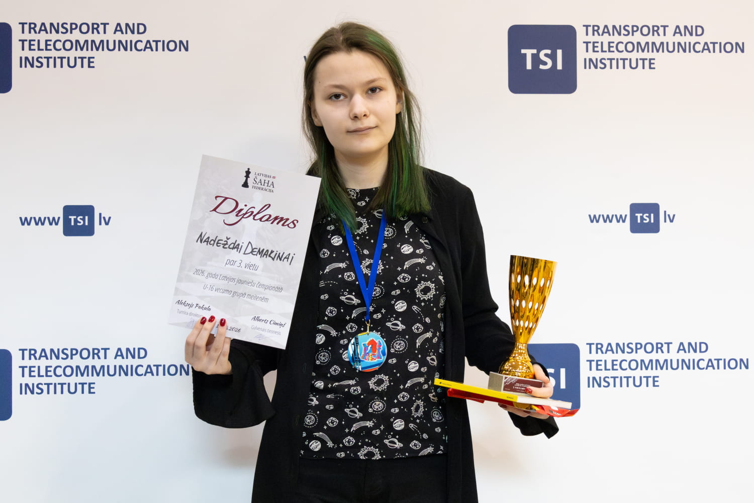 G-16 meitenēm 3.vietas ieguvēja