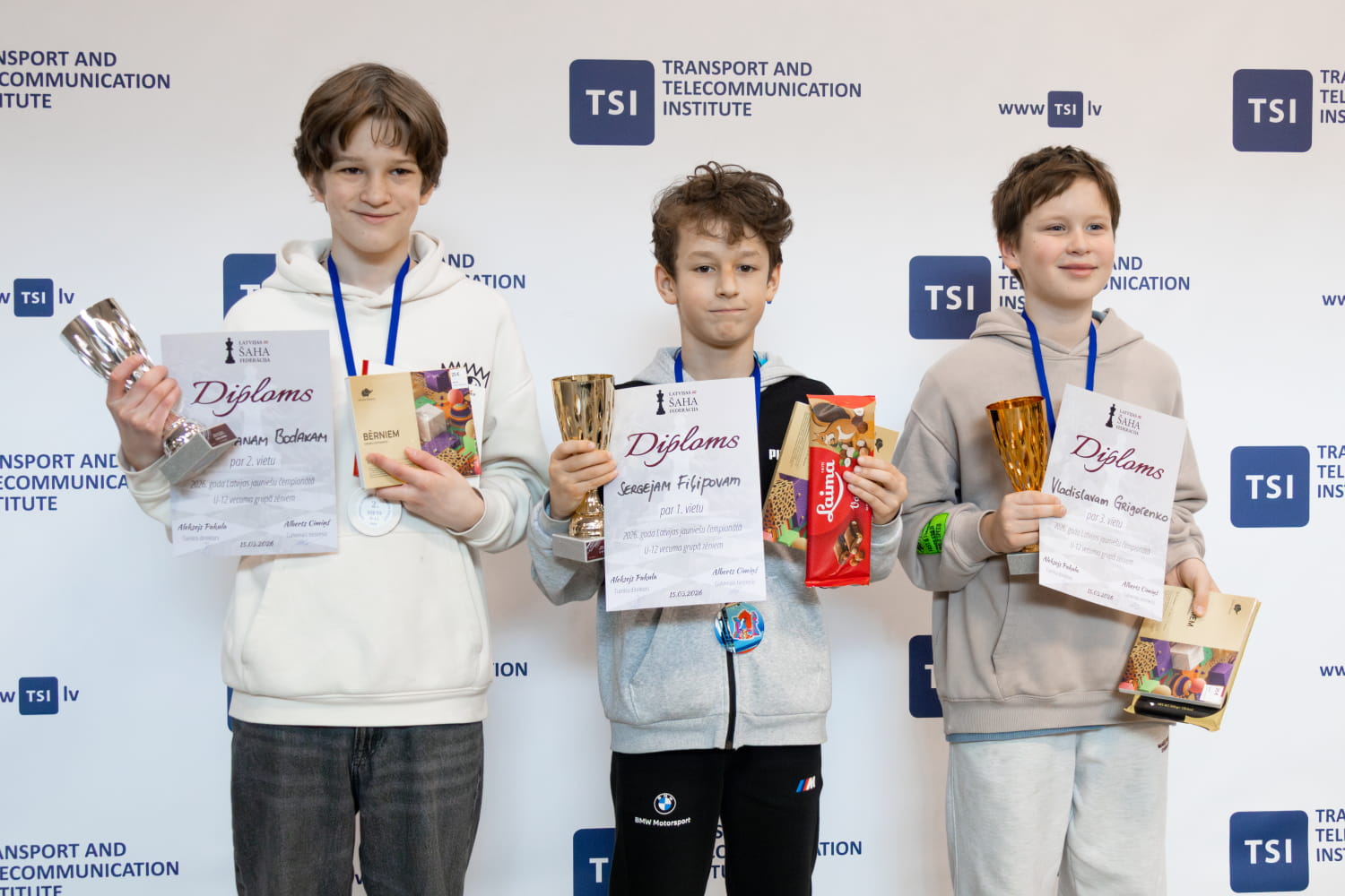 U-12 laureāti zēniem ar balvām