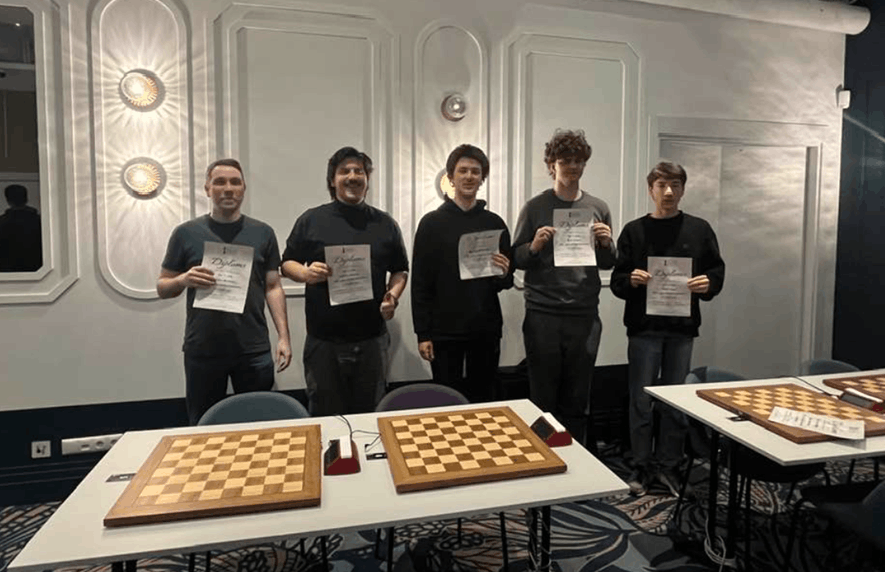 Ceļazīmju uz finālu ieguvēji.