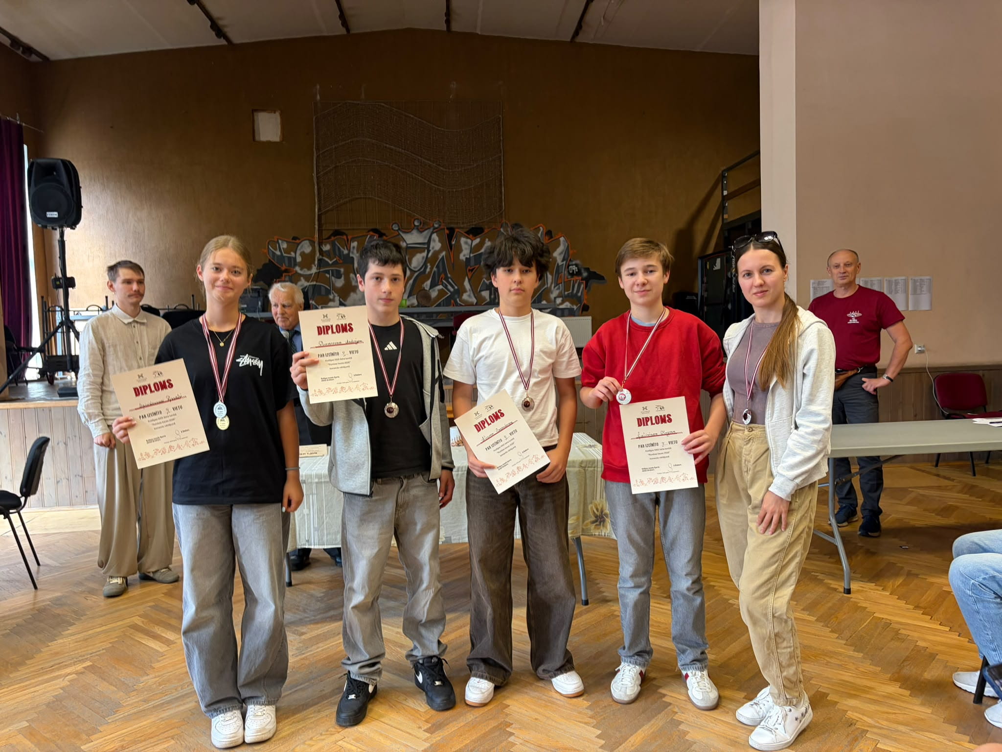 2.vietas ieguvēja - Rīgas Šaha skolas komanda "Dream Team".